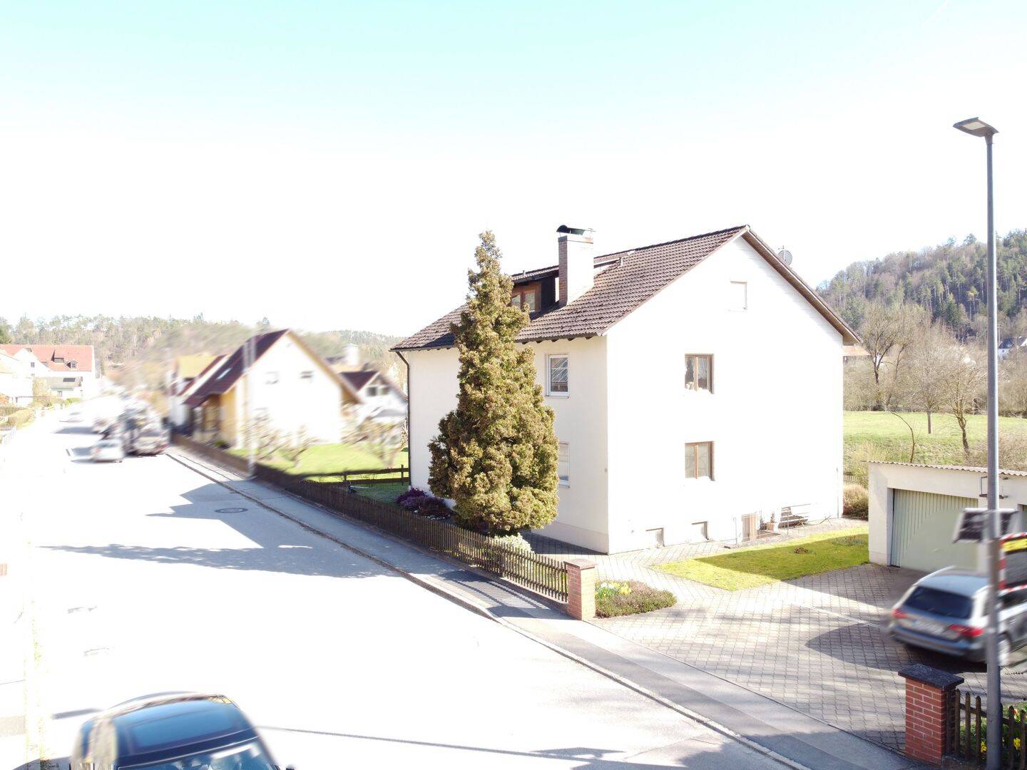 3-Fam.-Wohnhaus mit 2 Garagen und Garten, 92287 Schmidmühlen