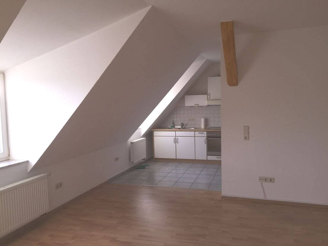 Gemütliche 2-Raum-Dachgeschosswohnung in der Lutherstadt Eisleben, 6295 Eisleben