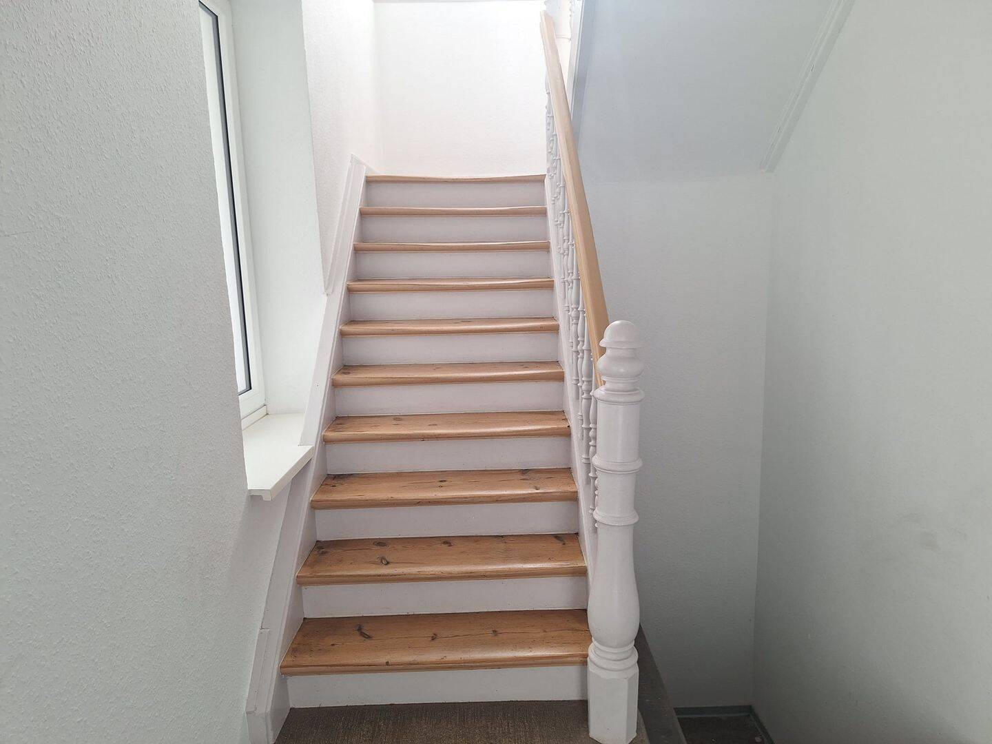 Mehrfamilienhaus, Gewerbeeinheit, Garagen und Lagerhalle, 67433 Neustadt an der Weinstraße (Haardt Lachen-Speyerdorf Neustadt-Stadt)