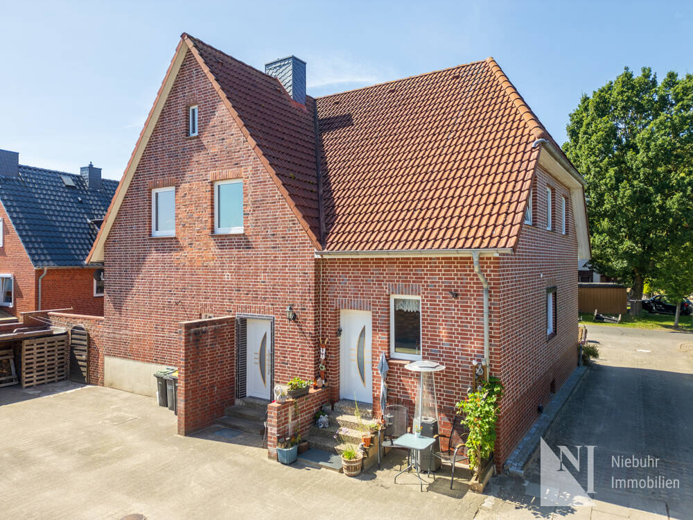 Großes Zweifamilienhaus mit vielen Optionen in Wittorf, 21357 Wittorf