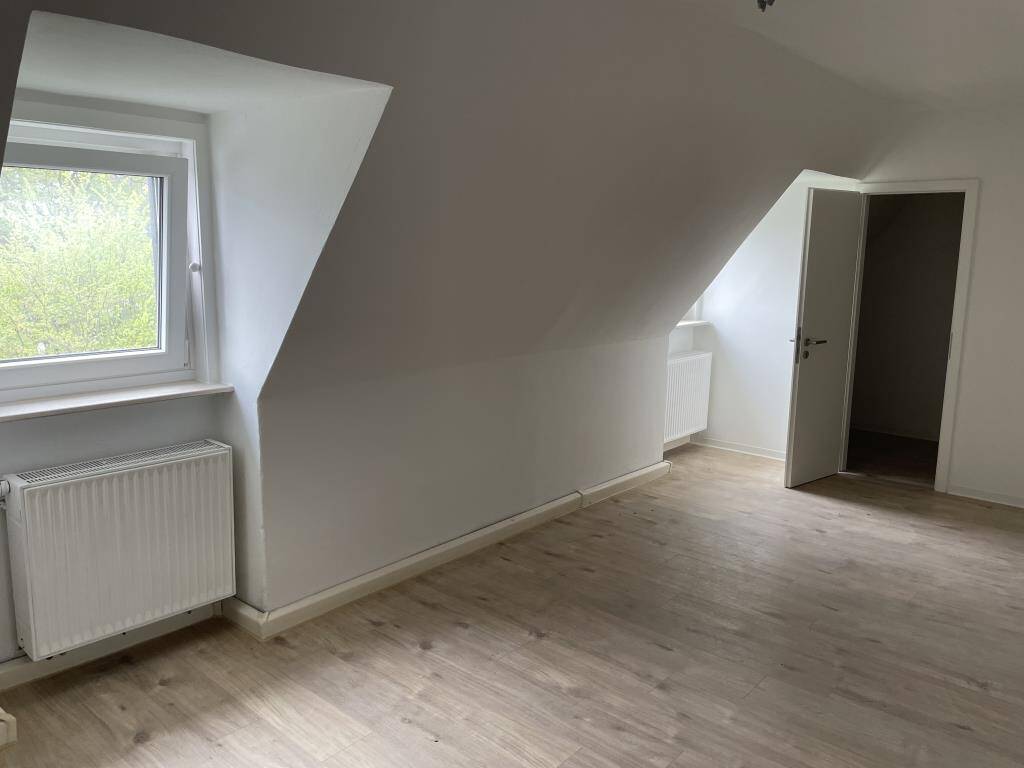 renovierte Dachgeschoss-Wohnung in Rheda-Wiedenbrück, 33378 Rheda-Wiedenbrück