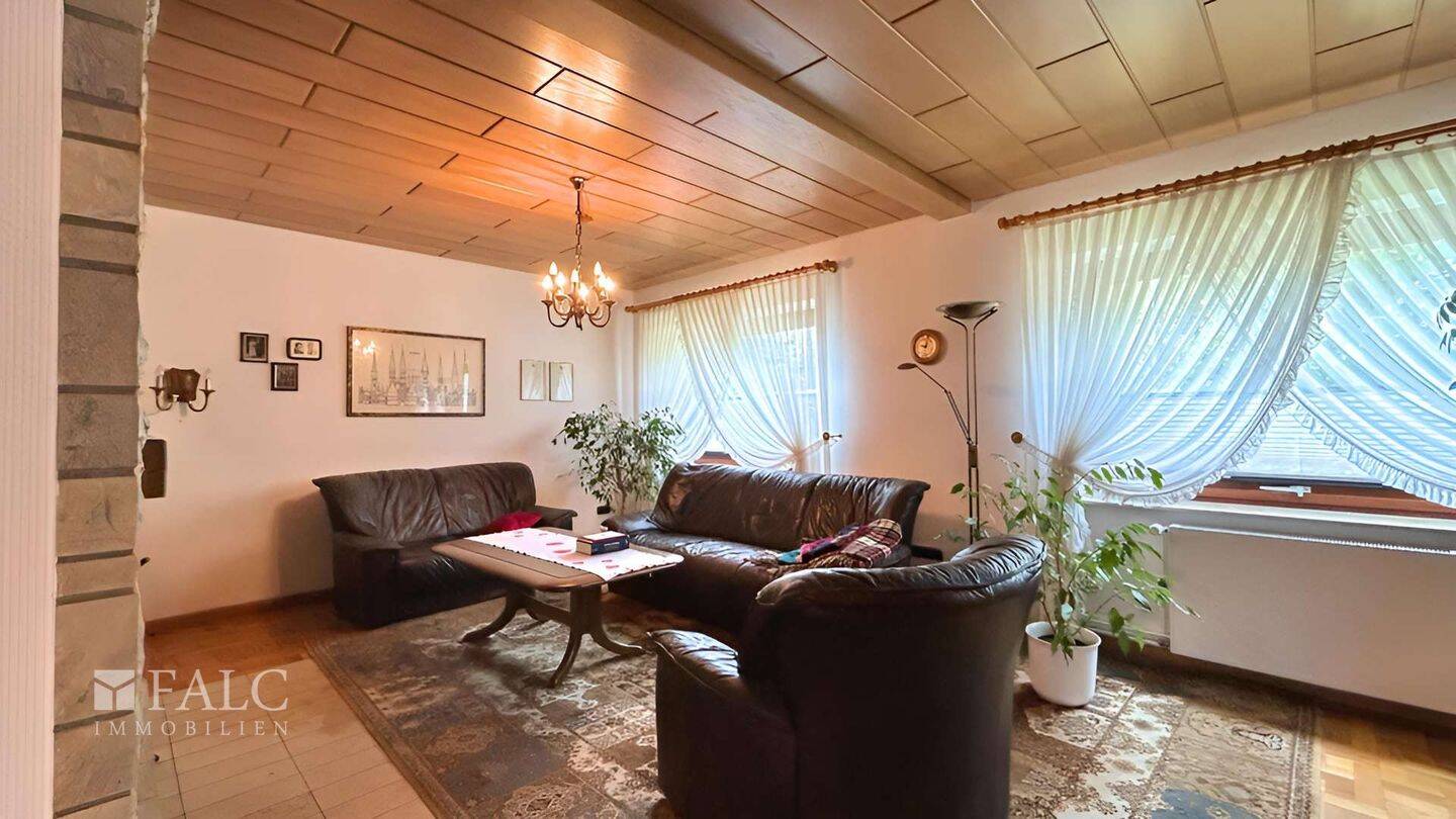 ***Wohnen in bester Lage – Geräumiges Einfamilienhaus mit großzügigen Garten*** – 23568 Lübeck – Vorschaubild 4