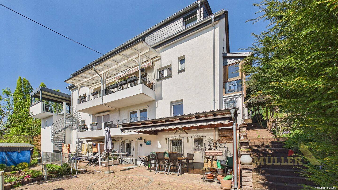 Doppelhaushälfte mit ausreichend Platz zum Wohnen, Leben und Arbeiten auf 4 Etagen, 66359 Bous