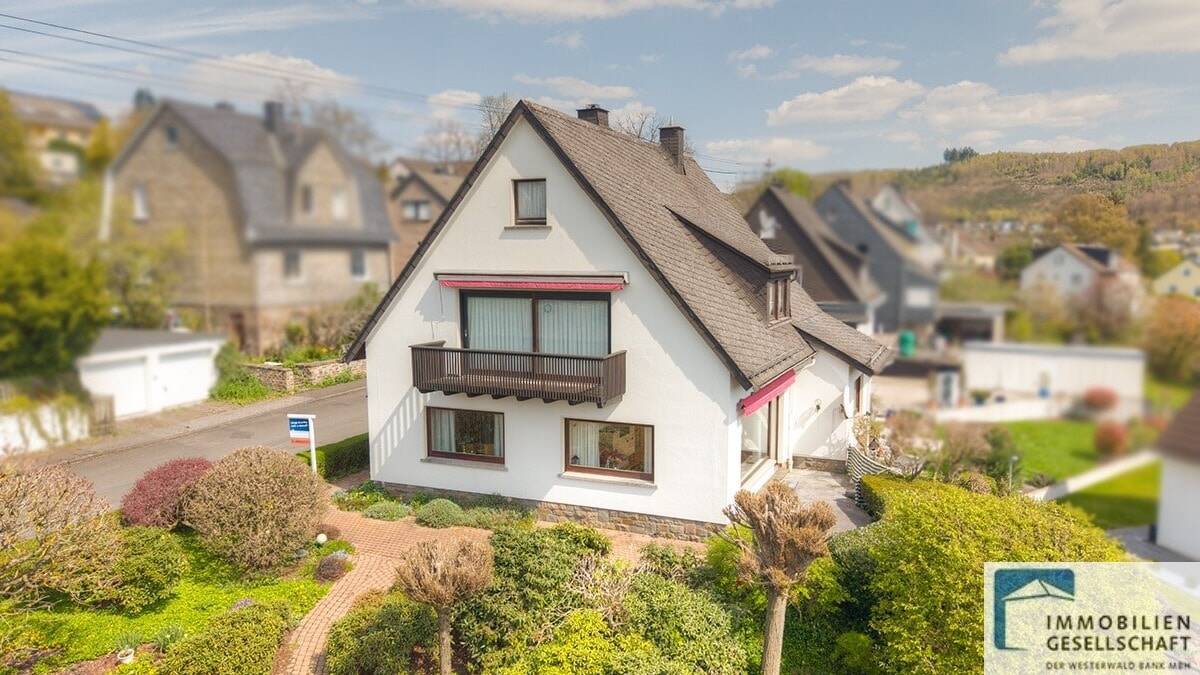 Das wird Ihnen gefallen! Tolles Einfamilienhaus in herrlicher Wohn- und Aussichtslage von Betzdorf!, 57518 Betzdorf