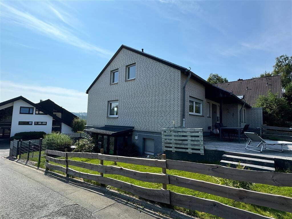 EFH mit ELW/FeWo bzw. 2 ETW in Winterberg-Hildfeld!, 59955 Winterberg