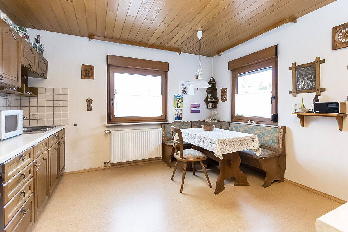 Charmantes Familiendomizil … sonnige Wohnlage und Platz für`s Hobby, 72517 Sigmaringendorf