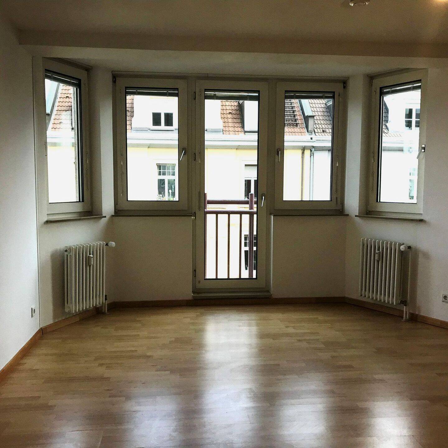 Gut geschnittene 2-Zimmerwohnung mit Balkon, TG-Stellplatz und Aufzug in zentraler Lage der Karlsruher Weststadt, 76133 Karlsruhe