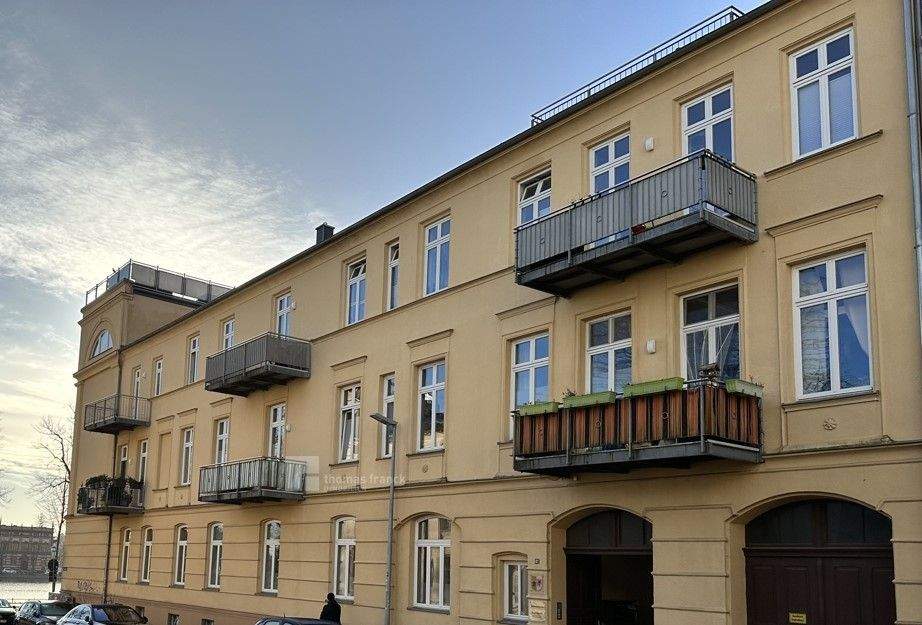 Exklusives Wohnen in Schwerin – Traumhafte 5-Zimmer-Wohnung mit 3 Balkonen, Kamin und Fahrstuhl, 19055 Schwerin