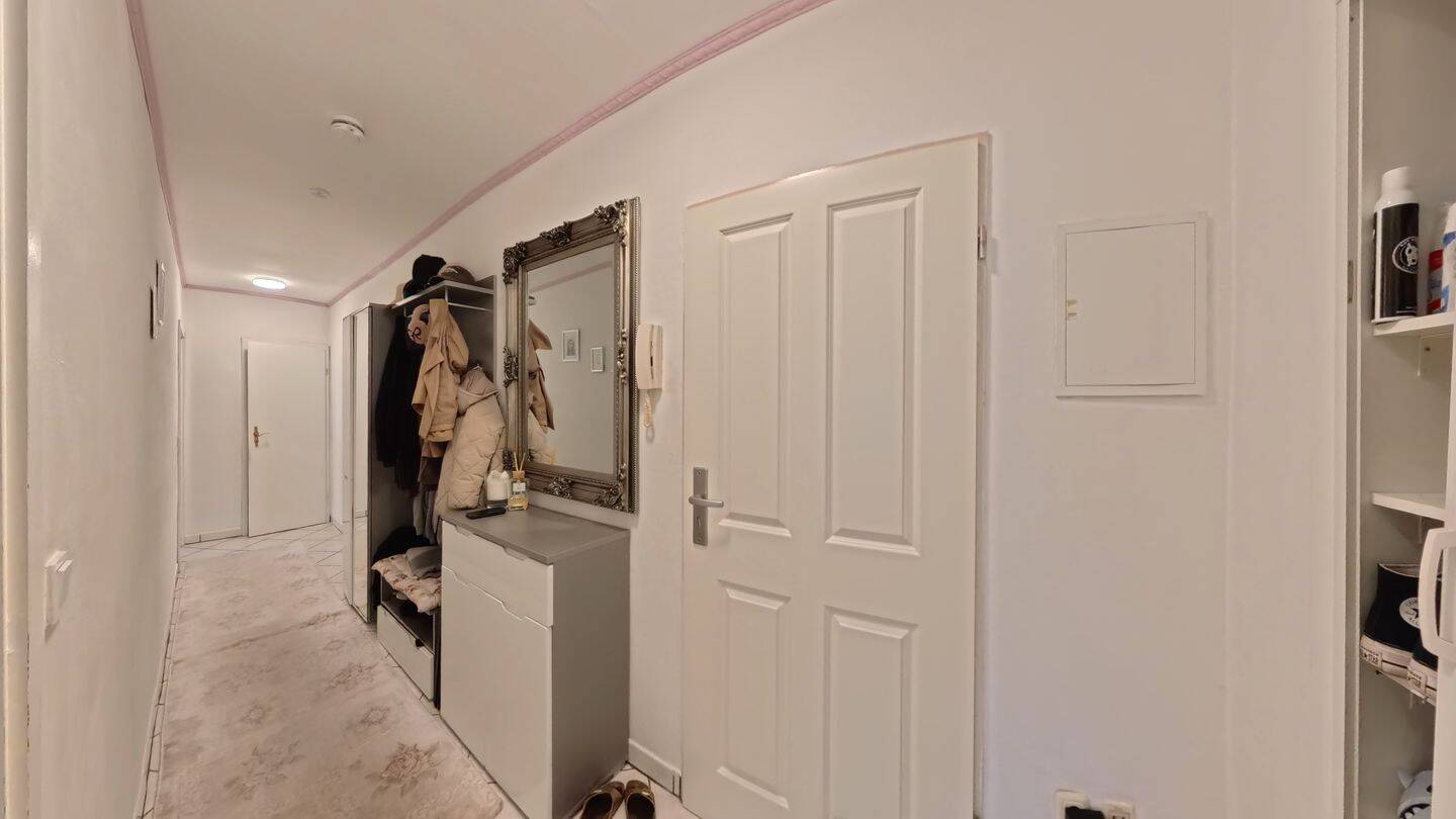 Attraktive 4-Zimmer-Wohnung mit Studio, Garten und Stellplatz in Wendisch Evern bei Lüneburg, 21403 Wendisch Evern