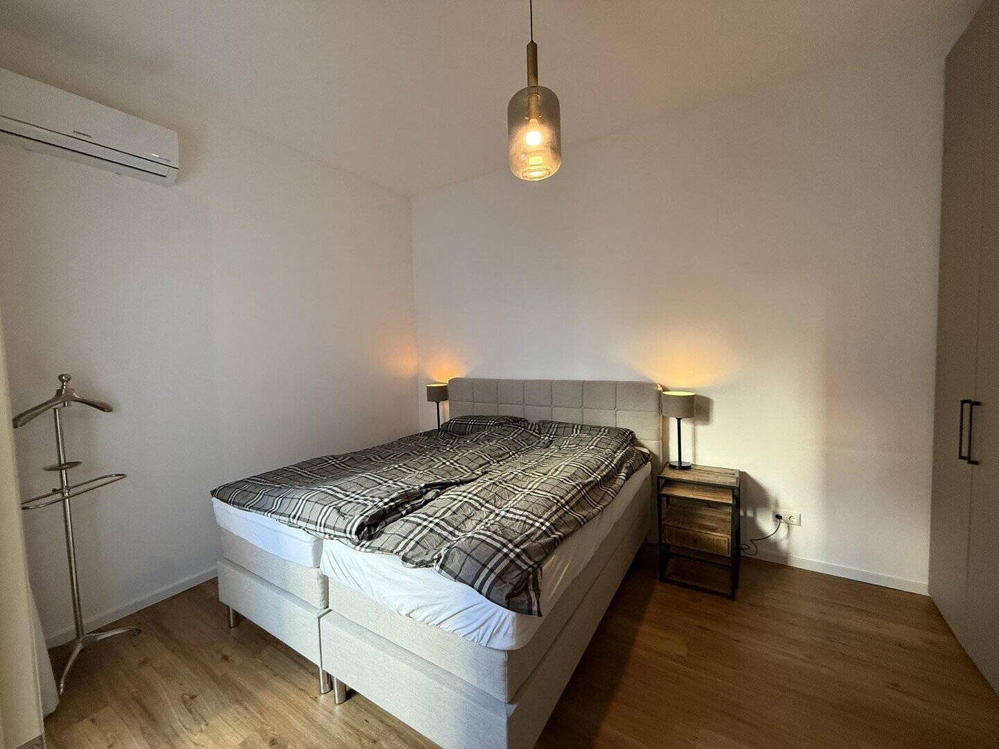 Stadthaus-Feeling: Großzügige Wohnung mit separatem Office und eigenem Parkplatz – 22089 Hamburg – Vorschaubild 3
