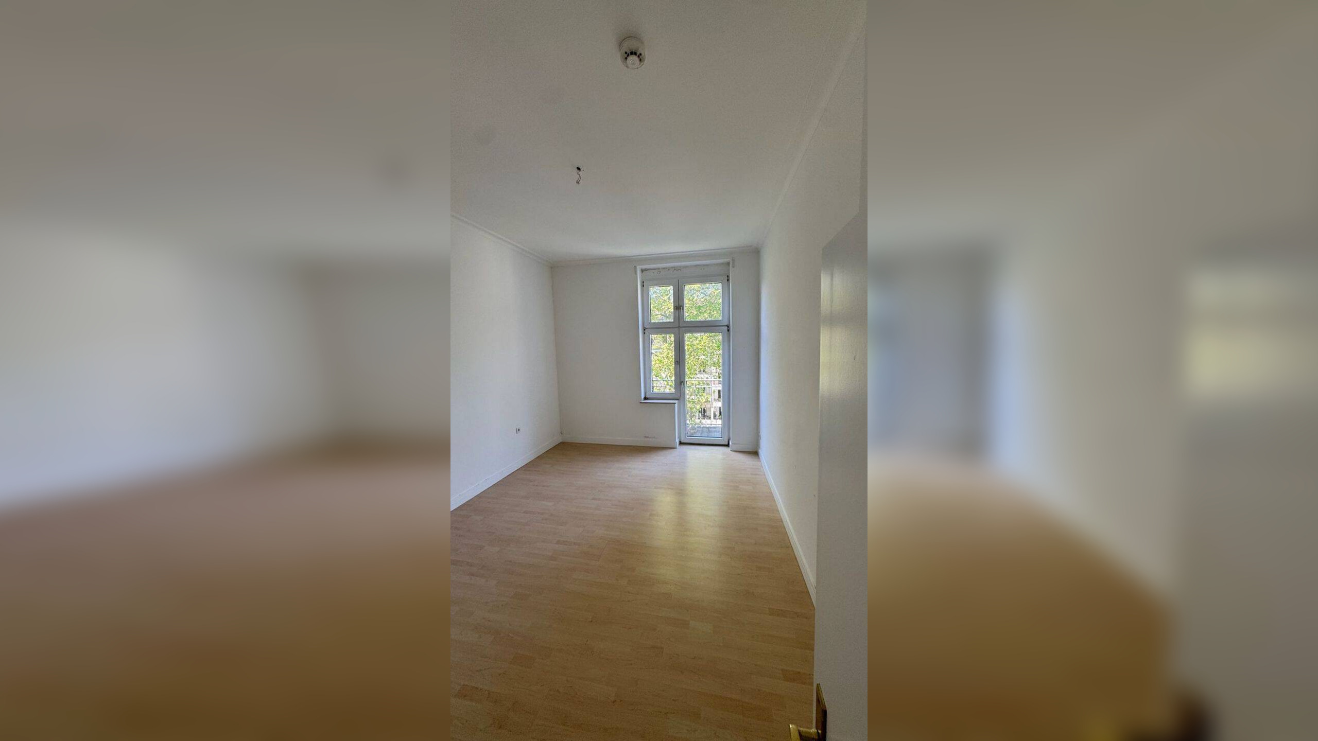 Exklusive Altbau-3-Zimmerwohnung mit Gartenbalkon in Toplage Düsseldorf – 40477 Düsseldorf – Vorschaubild 3