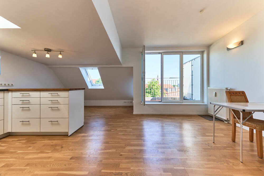 Über den Dächern Altonas: 130 m² Denkmal-Penthouse mit Elbblick & zwei Sonnen-Terrassen! – 22767 Hamburg – Vorschaubild 6
