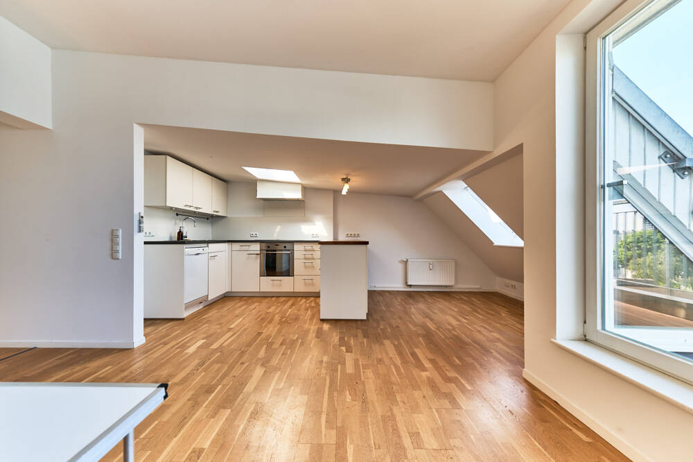 Über den Dächern Altonas: 130 m² Denkmal-Penthouse mit Elbblick & zwei Sonnen-Terrassen! – 22767 Hamburg – Vorschaubild 7