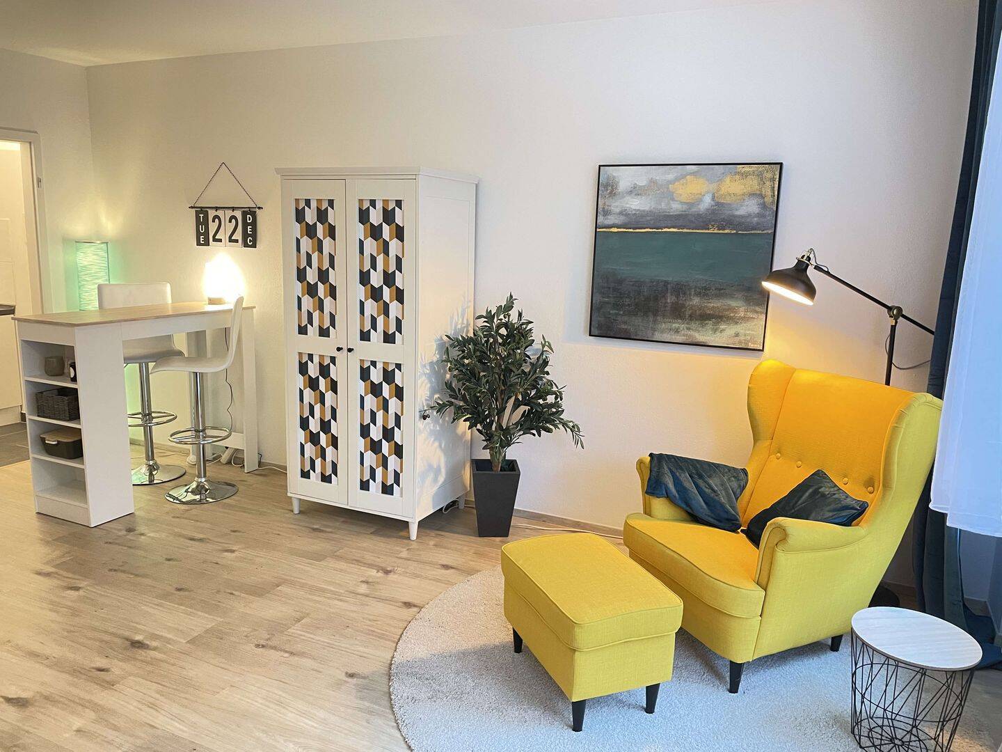Attraktive, sanierte 1-Zimmer-Wohnung mit Balkon in begehrter Lage von München-Neuhausen – 80634 München – Vorschaubild 3