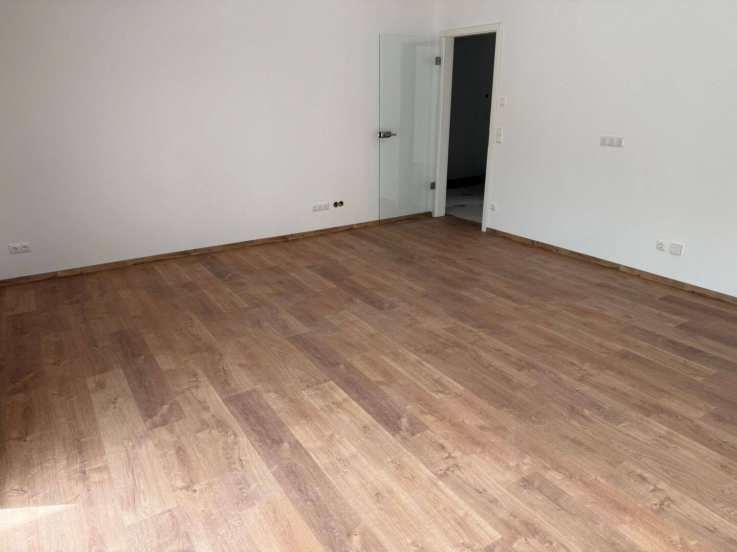 Traumhafte 4-Zimmerwohnung mit Terrasse oder Balkon in Dresden-Klotzsche – 1109 Dresden – Vorschaubild 3