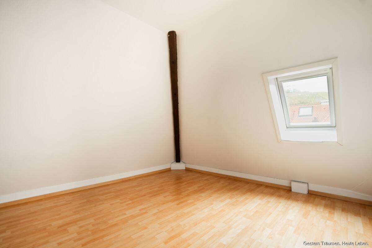 Zweizimmerwohnung in Untertürkheim zu verkaufen I eingetragenes Kulturdenkmal – 70327 Stuttgart – Vorschaubild 3