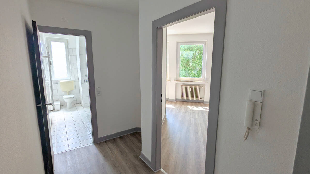 2 Zimmer | Altbau mit hohen Decken | Frisch renoviert | Aachen City – 52064 Aachen – Vorschaubild 3