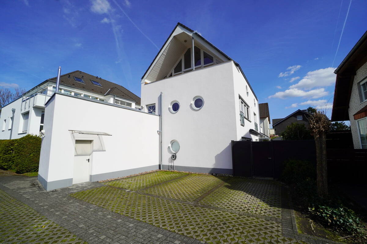 Stilvolle, moderne Maisonettewohnung mit sonniger Loggia, Klimaanlage und Stellplatz in Paderborn – 33100 Paderborn – Vorschaubild 3