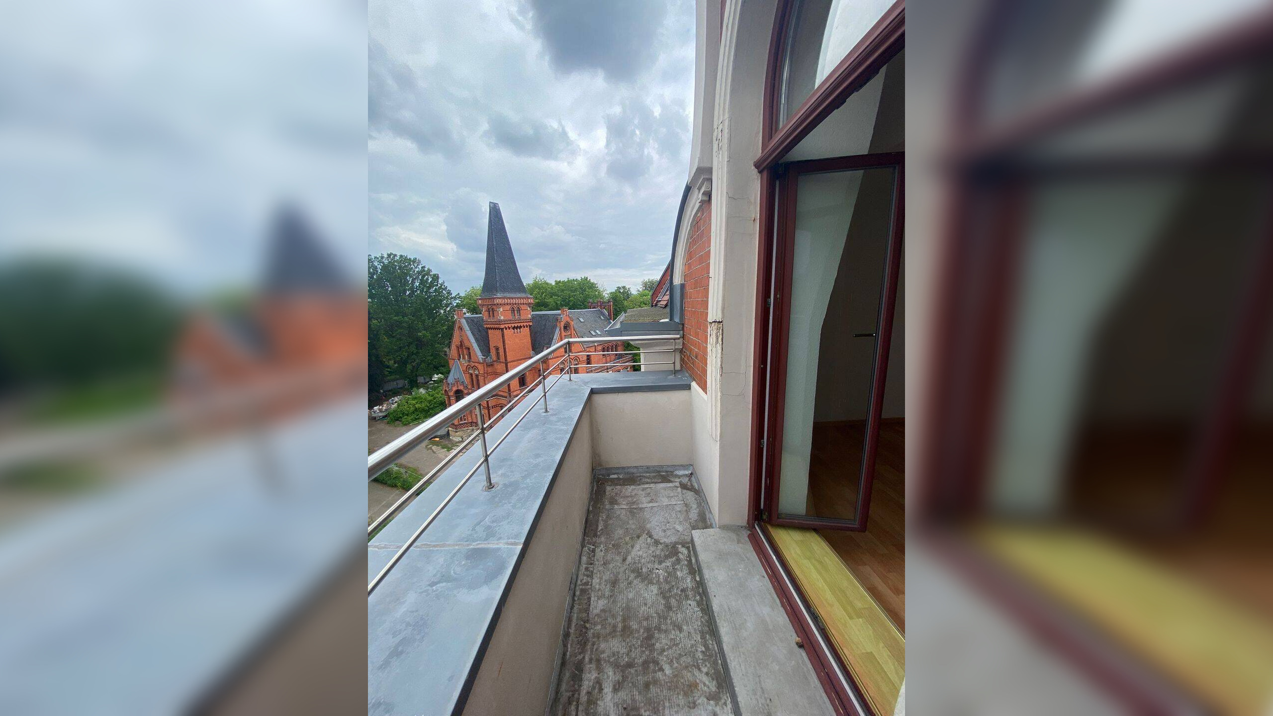 Balkon, Einbauküche und Tageslichtbad mit Wanne – Magdeburg – Vorschaubild 4