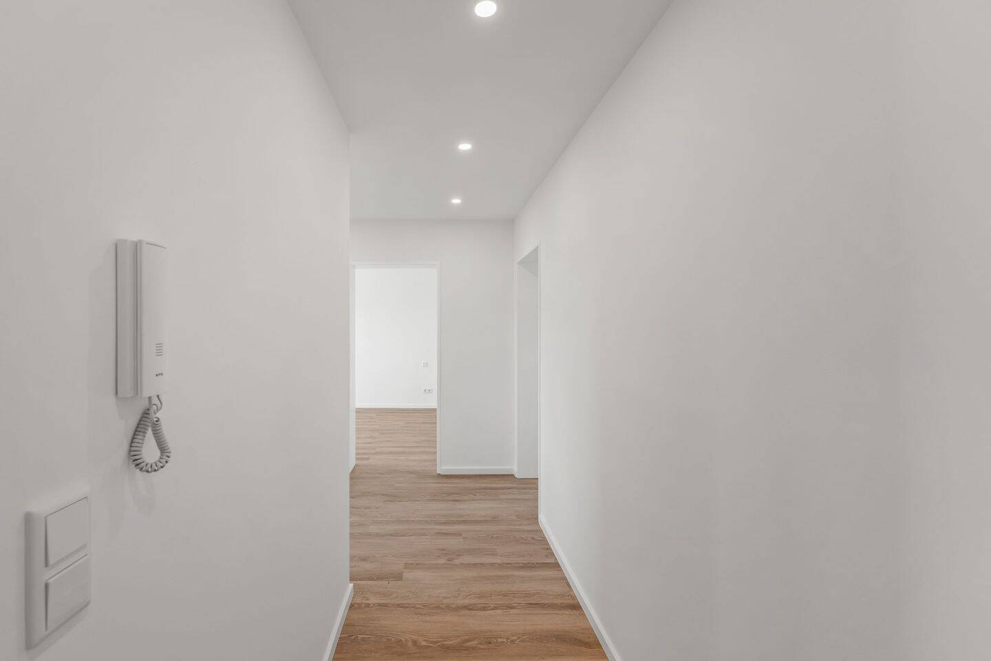 Modernisierte 2-Zi.-Wohnung mit top Grundriss und zwei Balkonen – Nürnberg – Vorschaubild 3