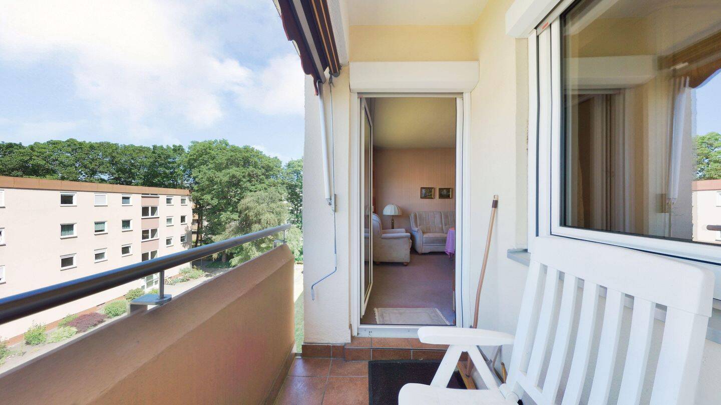 Charmante 3 Zi. -Wohnung mit Loggia und GARAGE in ruhiger Lage !!! – Nürnberg – Vorschaubild 3