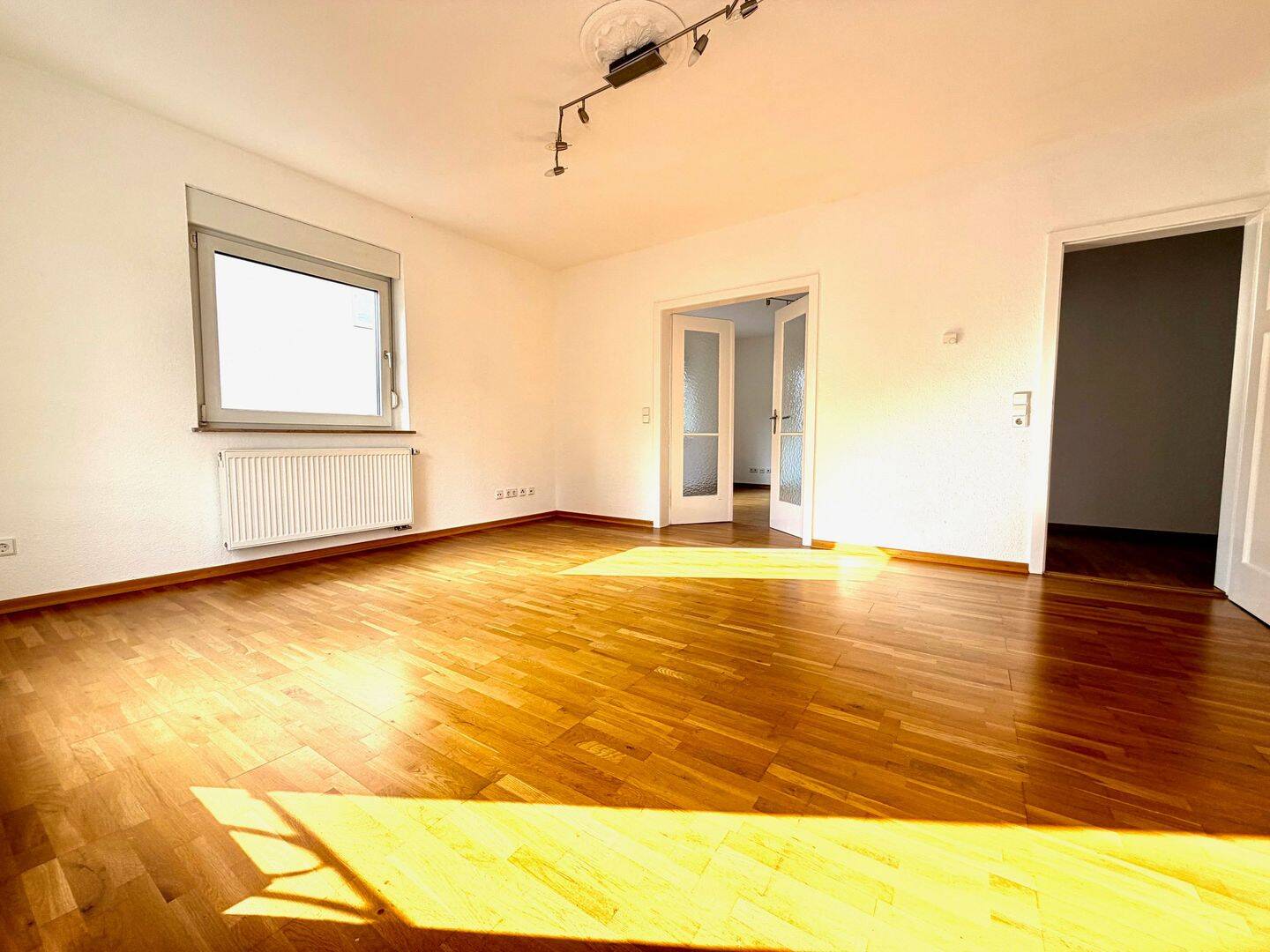 Als Anlage: schöne 4 Zimmer Hochparterre Wohnung mit Garage in S- Bad Cannstatt – 70374 Stuttgart – Vorschaubild 3