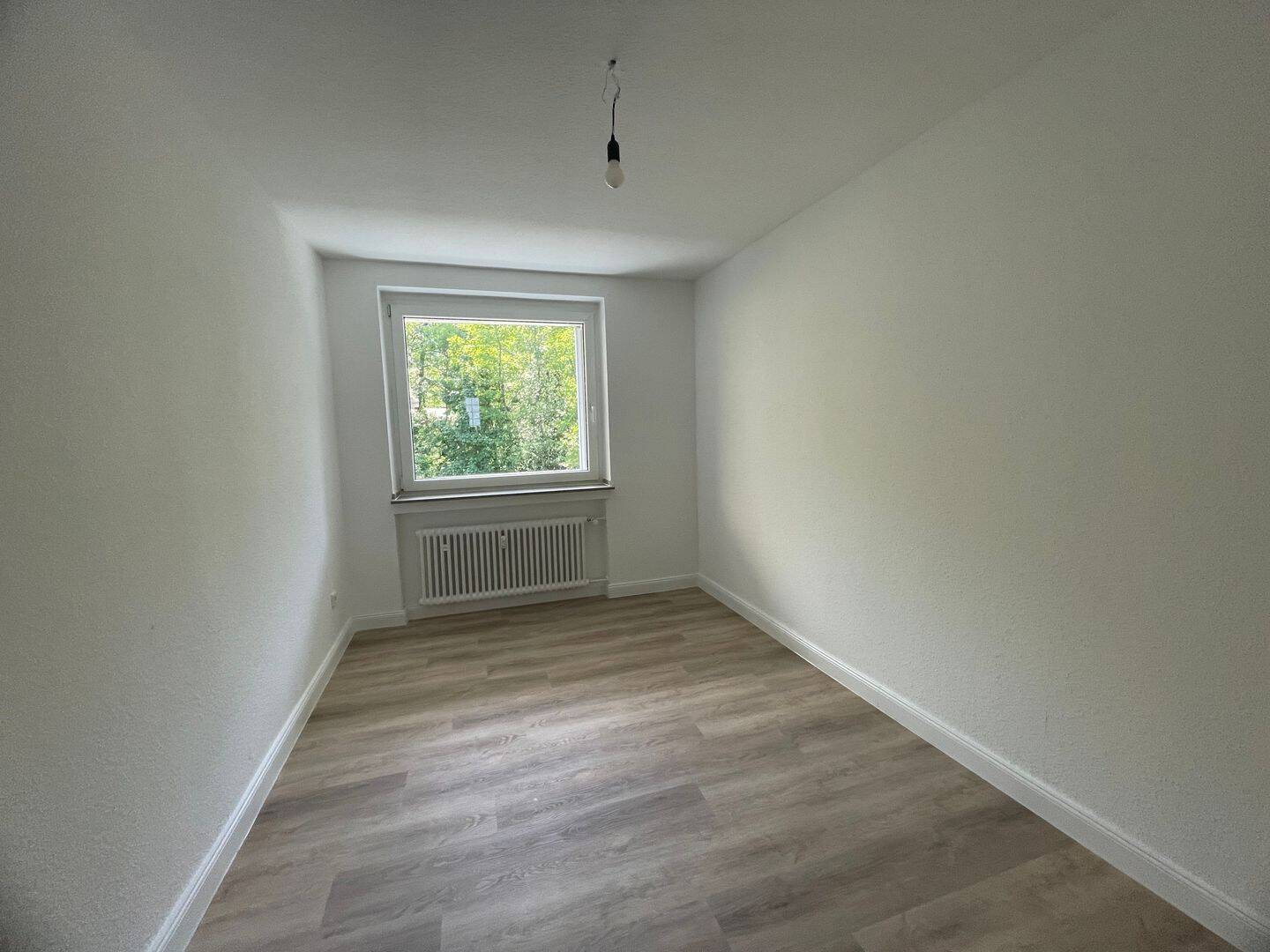 Idealer Grundriss! Renovierte 3-Zimmer-Whg mit Balkon & Garage – 40627 Düsseldorf – Vorschaubild 4