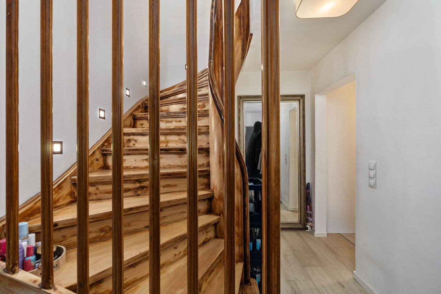 Bremen – Gröpelingen | Modernisiertes Reihenhaus mit riesigem Platzangebot und 2 Garagen – 28237 Bremen – Vorschaubild 3