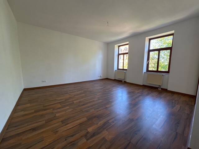 1. OG mit Laminat / großer Balkon / begrünter Innenhof – 9113 Chemnitz – Vorschaubild 3