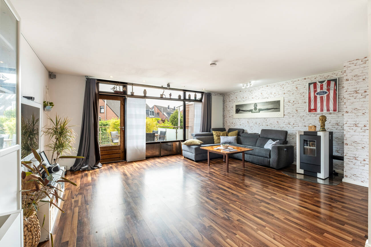 Ein Zuhause zum Wohlfühlen – Stilvolle Doppelhaushälfte mit viel Platz in Köln – 51143 Köln – Vorschaubild 3