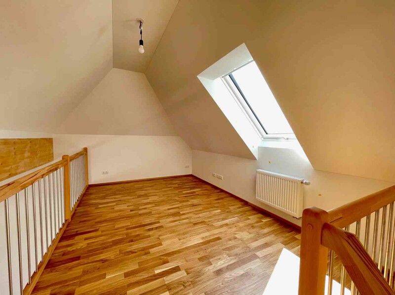 Wohntraum im Dachgeschoss: 4,5 Zimmer, Galerie und ein toller Blick auf den Olympiaturm! – München – Vorschaubild 3