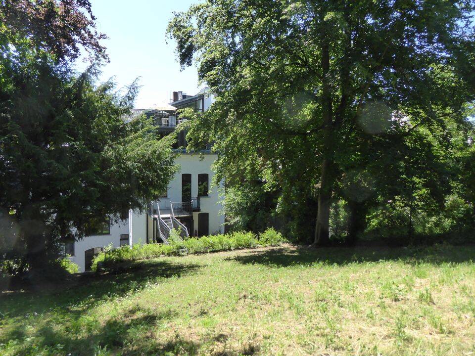 Traumhafte, möblierte Erdgeschoss-Altbauwohnung mit Gartenidylle! – 65183 Wiesbaden – Vorschaubild 4