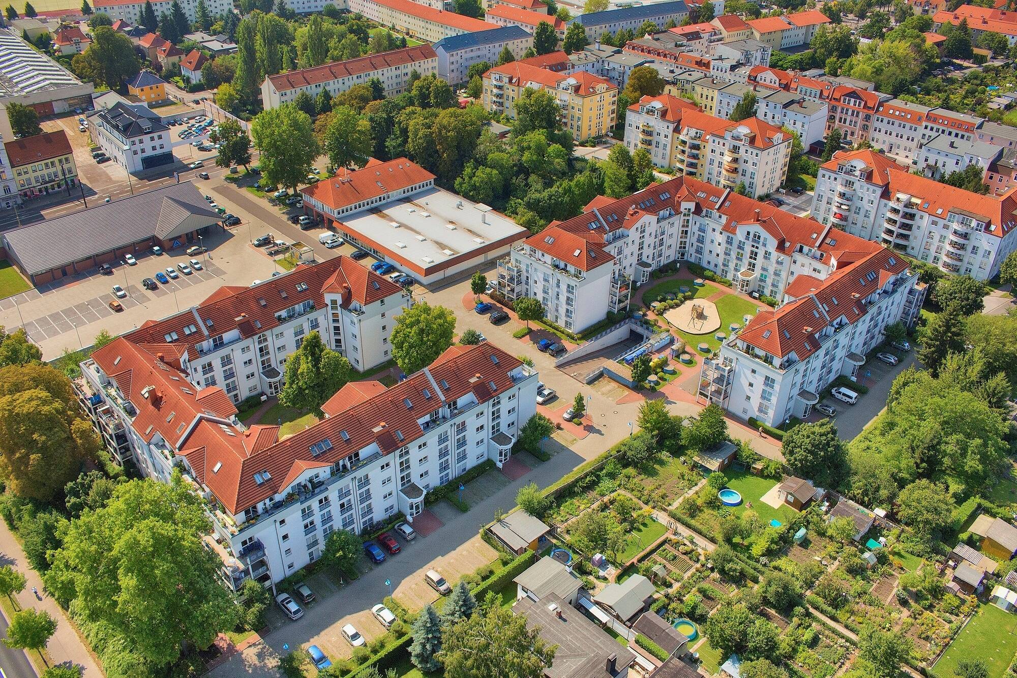 Magdeburg – interessante 2-Raumwohnung mit großem Balkon, Aufzug, Wanne und Stellplatz-option – Magdeburg – Vorschaubild 3