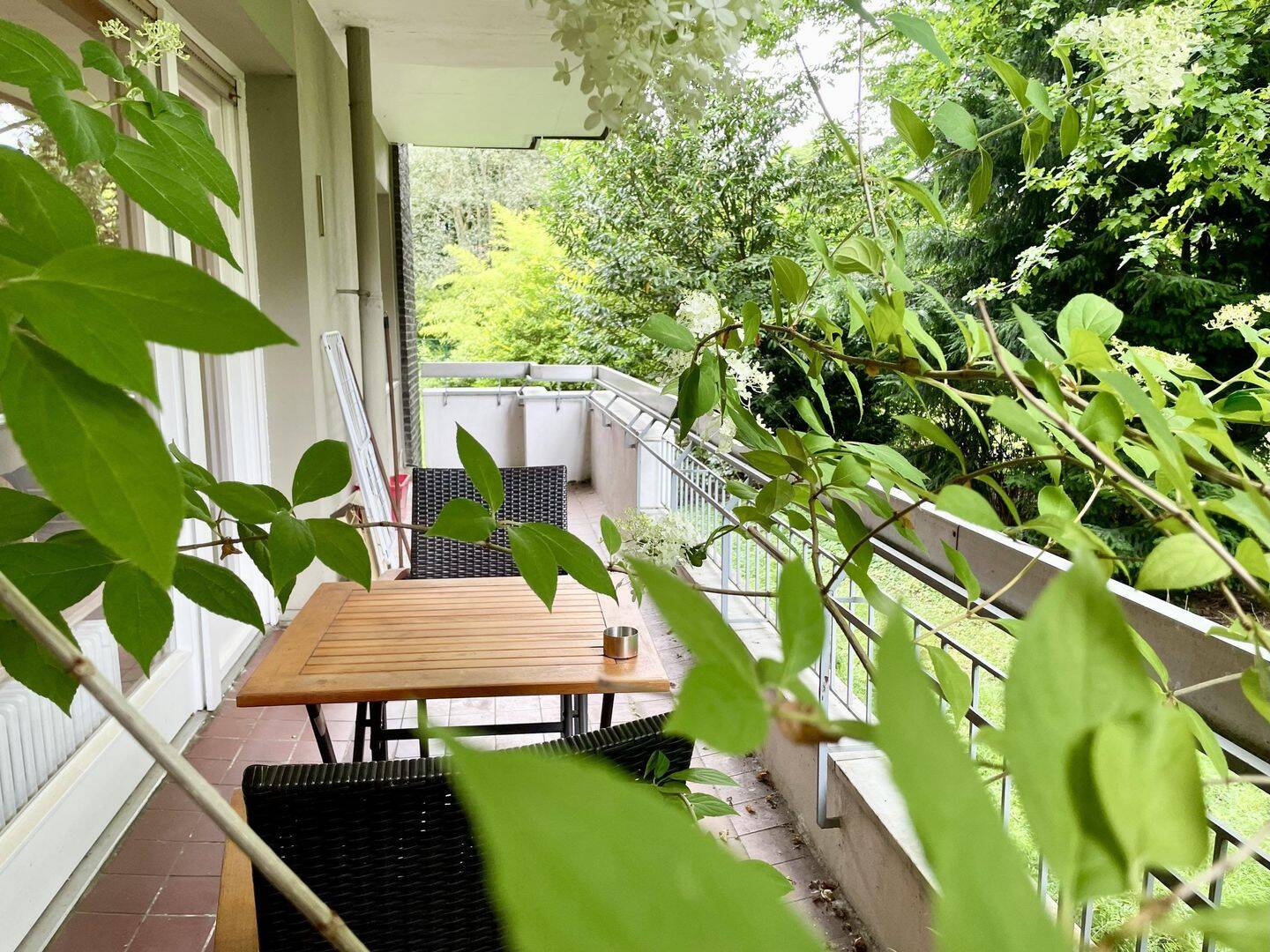 *vollmöbliert *solide vermietete Single/Pärchen-Wohnung mit Balkon – 40547 Düsseldorf – Vorschaubild 3