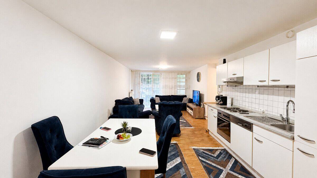 Vermietete 2-Zimmer-Wohnung mit Innenhofterrasse in bester Regensburger Altstadtlage – 93047 Regensburg – Vorschaubild 3