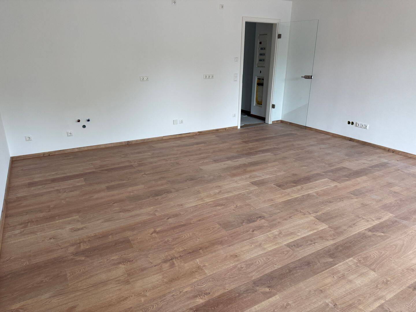 Moderne 2,5-Zimmerwohnung mit Balkon in Dresden-Klotzsche – Erstbezug – 1109 Dresden – Vorschaubild 3