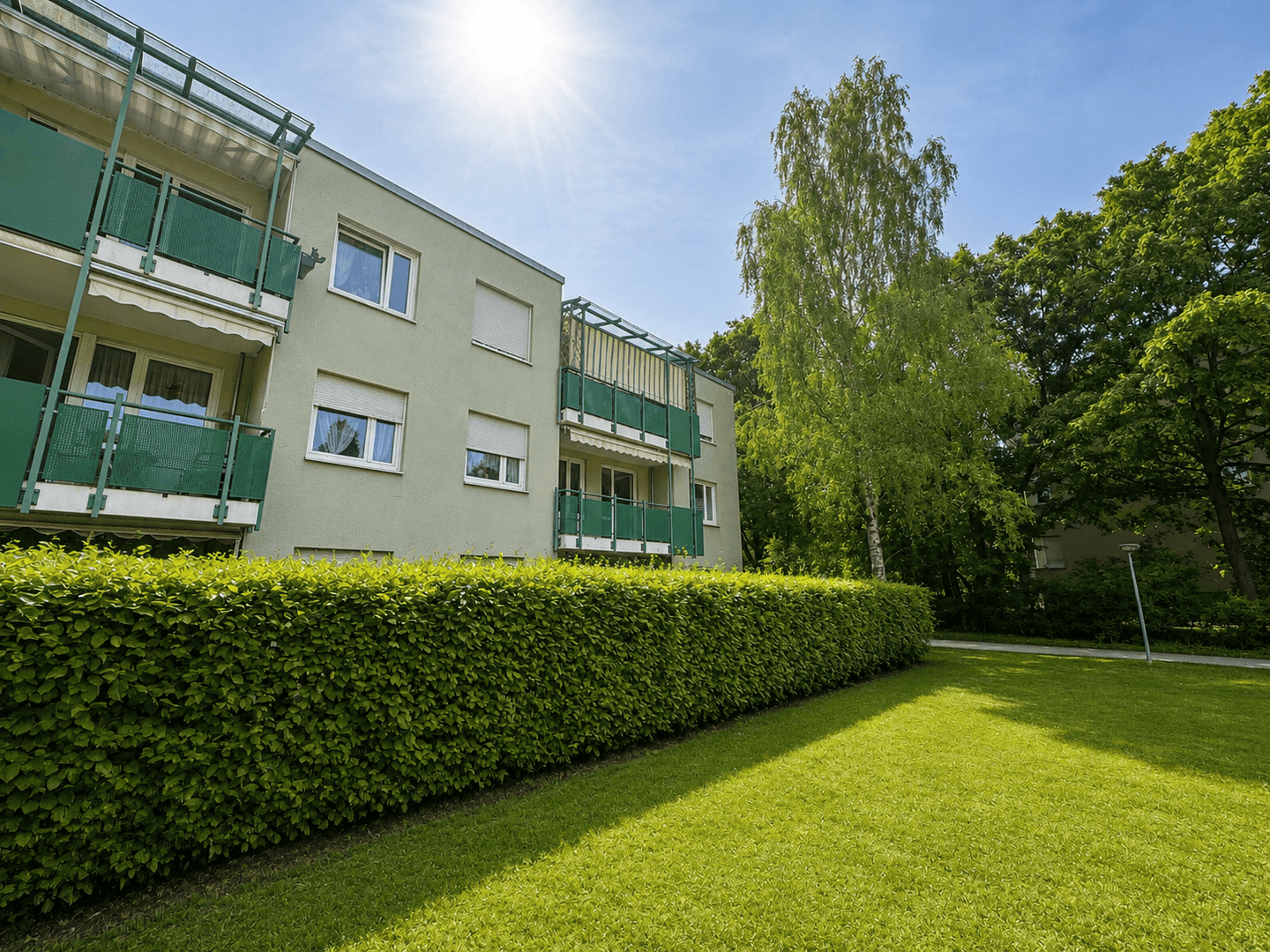 Viel Platz für Ihre Zukunft – attraktive 4-Zimmer-Wohnung in gepflegter Anlage! – 80939 München – Vorschaubild 3