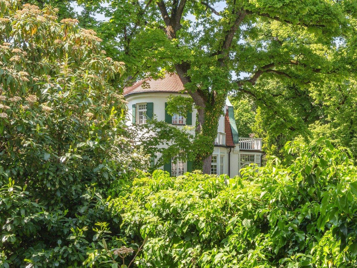 MAIER – Nahe Nymphenburger Schlosskanal, Erstbezug nach Sanierung: 3-ZI-WHG mit Garten und TG – 81245 München – Vorschaubild 4
