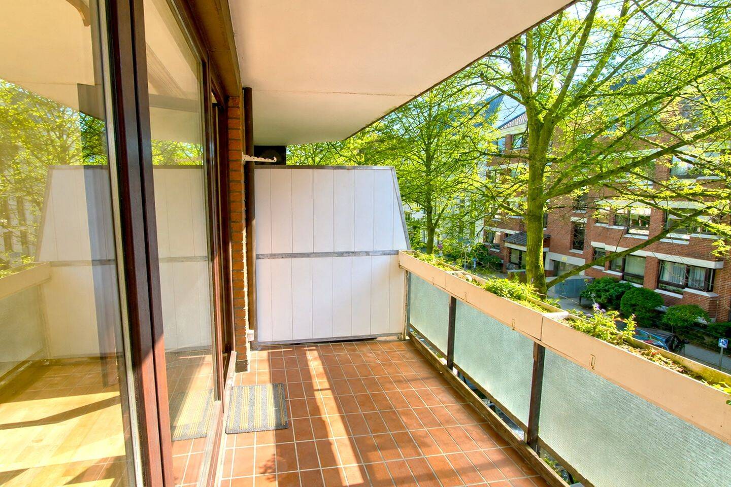Eppendorf: Sonnige 2-Zimmer-Wohnung mit Süd-Balkon, TG-Stellplatz und Gartennutzung – 20251 Hamburg – Vorschaubild 3