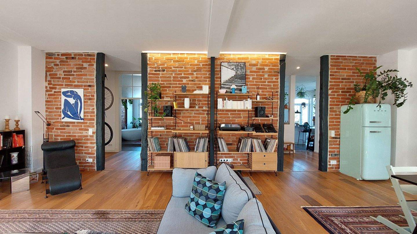 … traumhaft – großzügig – einzigartig – kernsanierte 4-Zimmer mit Balkon/Loggia und zwei PKW-Stellplätze – 90762 Fürth – Vorschaubild 3