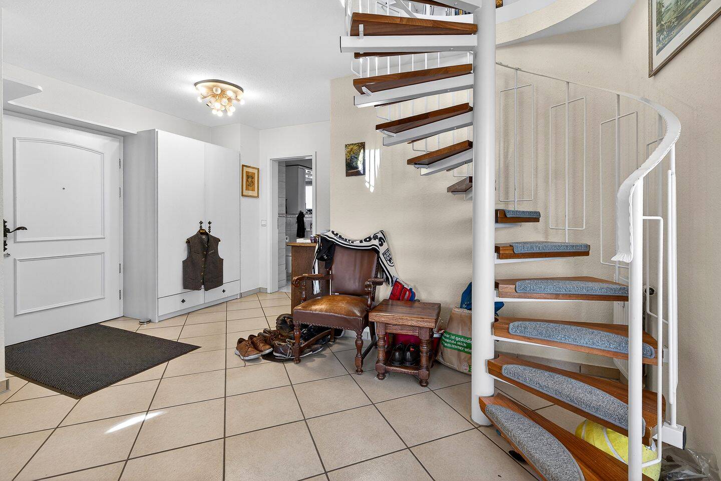 Maisonette-Wohnung in absolut ruhiger Wohnlage am Kapellenberg – mit zwei sonnigen Balkonen in Neu-Ulm/Pfuhl – 89233 Neu-Ulm – Vorschaubild 3