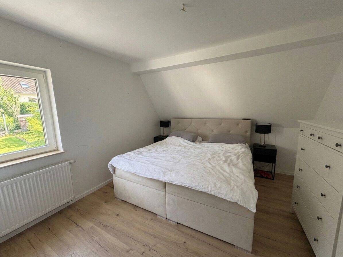 VR Immo: Modernisiertes Einfamilienhaus mit Doppelgarage in Eisern – 57080 Siegen – Vorschaubild 3