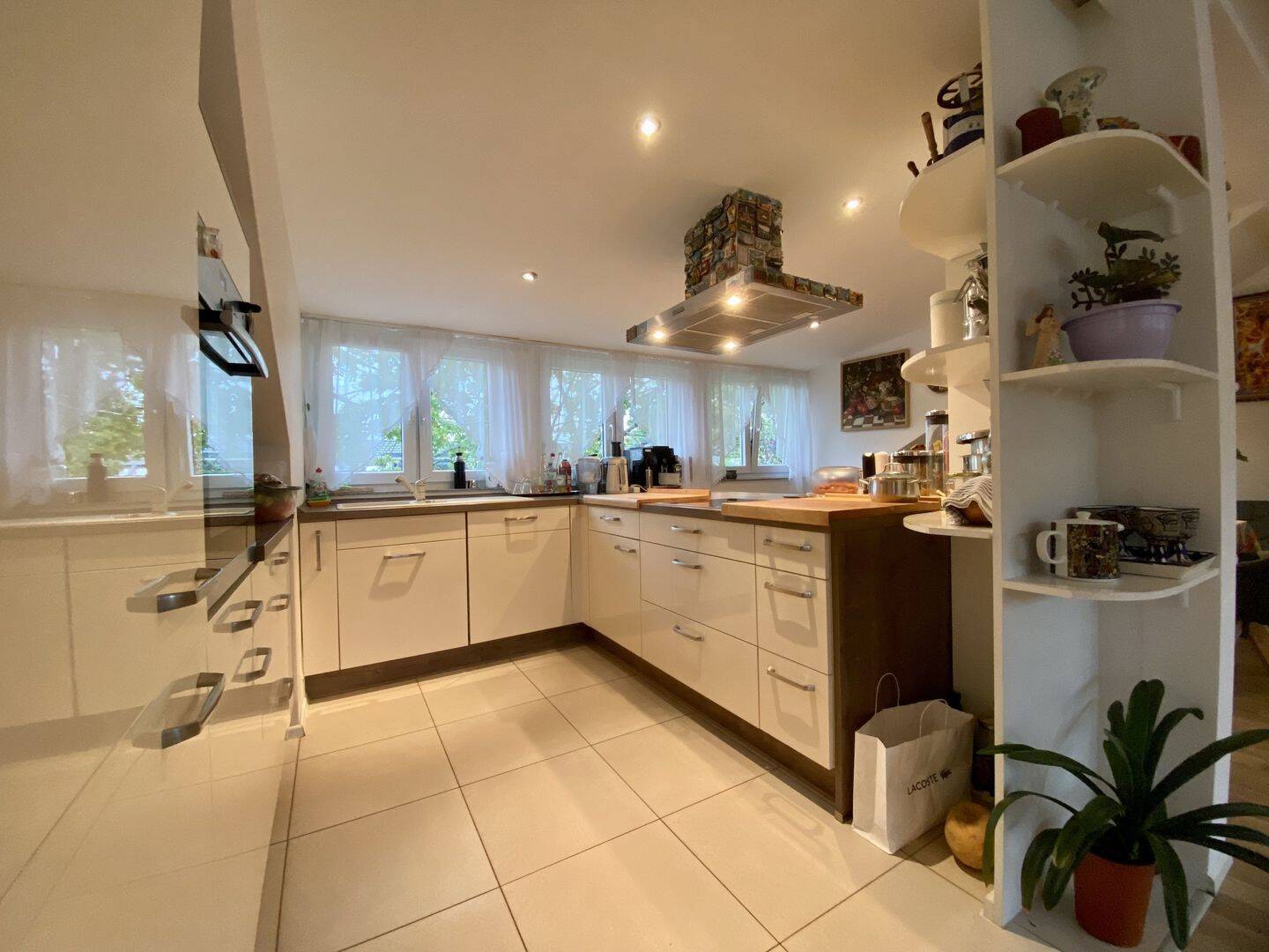 Elegante DG-Wohnung mit Einbauküche und Balkon – Wohnen mit Anspruch – 70565 Stuttgart – Vorschaubild 3