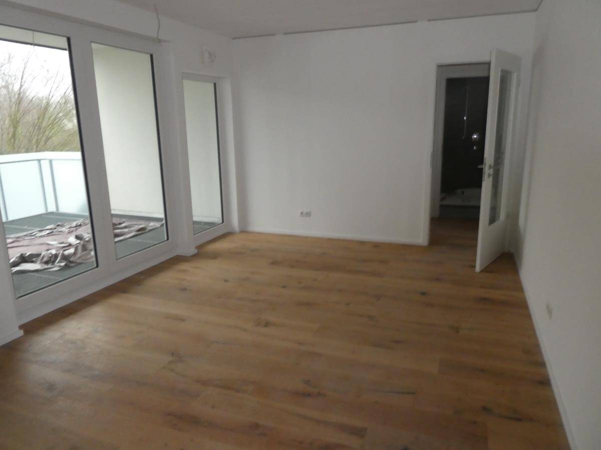 Neue helle Dachgeschoßwohnung mit moderner Heiztechnik im Energiesparhaus Bonn-Endenich – 53121 Bonn – Vorschaubild 3