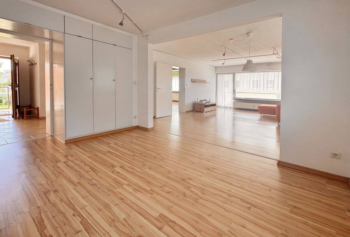 +++GEPFLEGTE 3-ZIMMER-WOHNUNG IN ZENTRUMSNAHER LAGE IN ERLANGEN – NÄHE RÖTHELHEIMBAD+++ – 91058 Erlangen – Vorschaubild 3