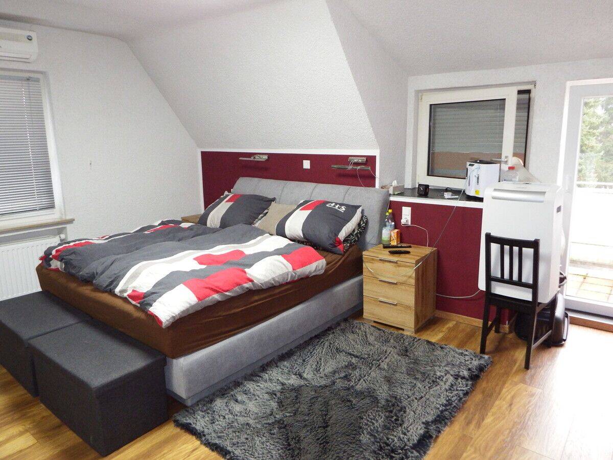 Innen kernsaniertes EFH mit großem Grundstück, Pool, ca. 80 qm großer Garage und positiver Bauvoranfrage – 42855 Remscheid – Vorschaubild 5
