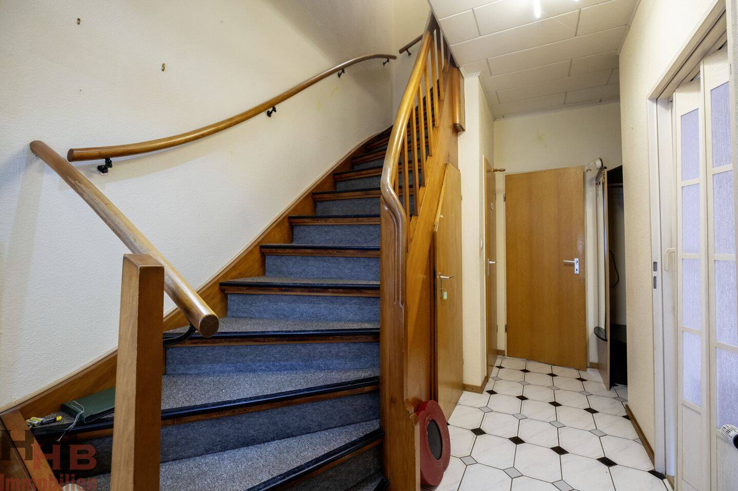 Raumwunder in ruhiger Lage: Gepflegtes Reihenmittelhaus mit Garten und Vollkeller – 28237 Bremen – Vorschaubild 3