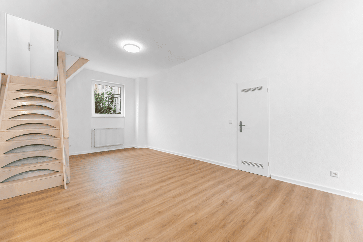 Frisch modernisiert & sofort bezugsbereit – Besondere 2,5-Zimmer-Wohnung auf zwei Ebenen – 28219 Bremen – Vorschaubild 3