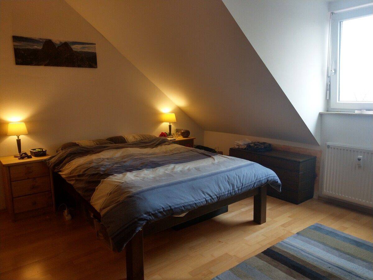 Stilvolle 3-Zimmer-Dachgeschosswohnung mit Galerie und Balkon in Bestlage! – 93051 Regensburg – Vorschaubild 4