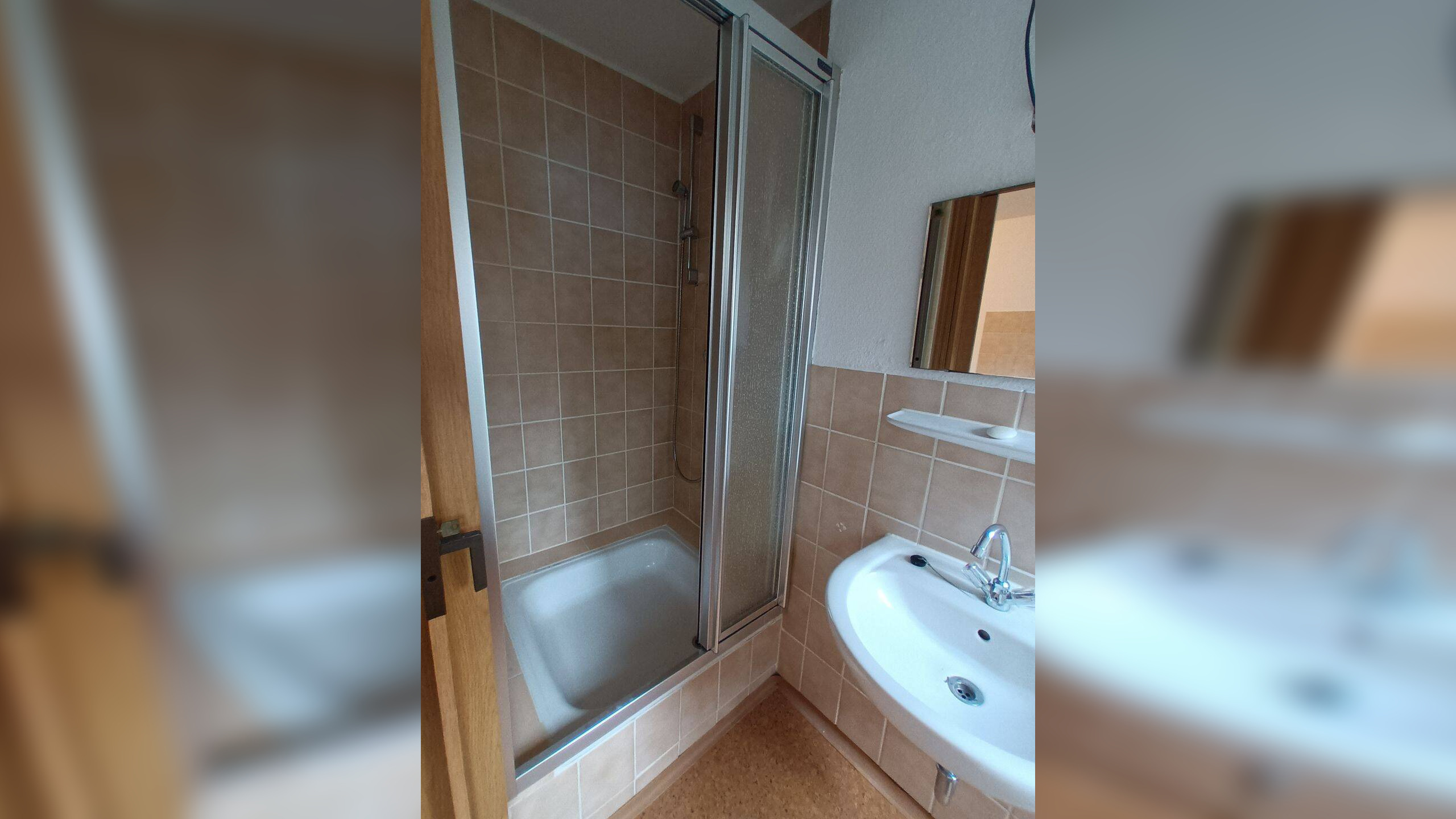 H- 41002 – Dachgeschosswohnung mit Einbauküche im Stadtzentrum – 95028 Hof – Vorschaubild 3